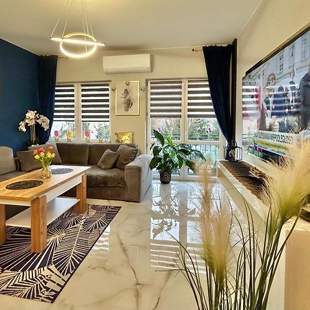 Golden Luxury Suite Nowy Dwór Mazowiecki エクステリア 写真