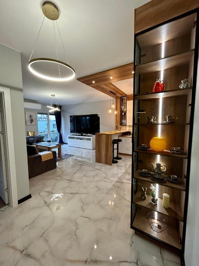 Golden Luxury Suite Nowy Dwór Mazowiecki エクステリア 写真